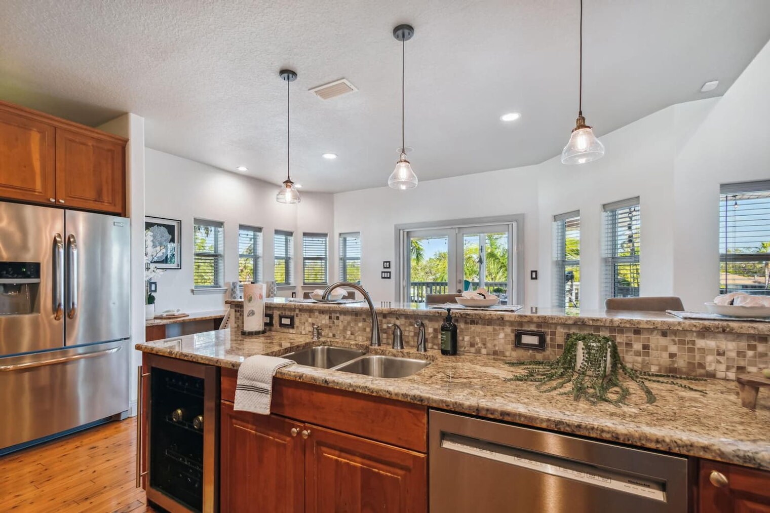 Building Photo - 2127 Lusitania Dr