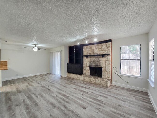 Building Photo - 8418 Fathom Cir