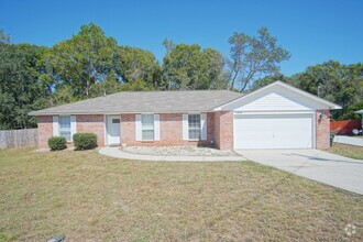 Building Photo - Charming 3-Bed, 2-Bath Brick Home in Woodr...