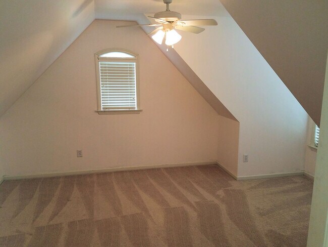 Building Photo - 100 Montauk Ct