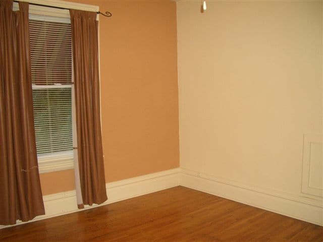 Building Photo - 604 12th Ave