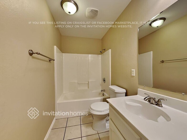 Building Photo - 1233 Juniper Ln