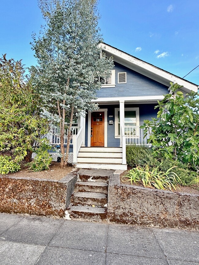 Building Photo - 3628 SE 49th Ave