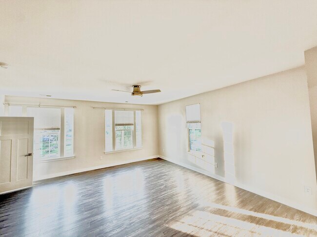 Building Photo - 234 Amber Acorn Ave