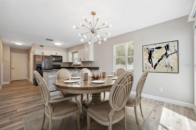 Building Photo - 428 W Klosterman Rd