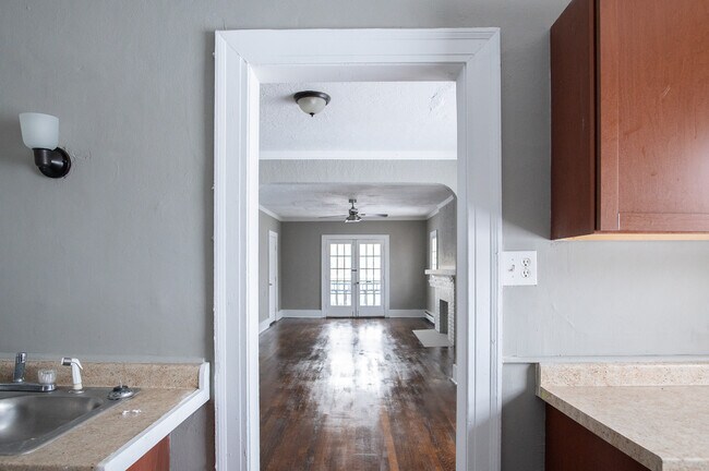 Building Photo - 501-503 W Norman