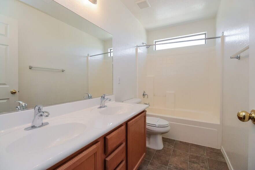 Building Photo - 3855 W Belle Ave