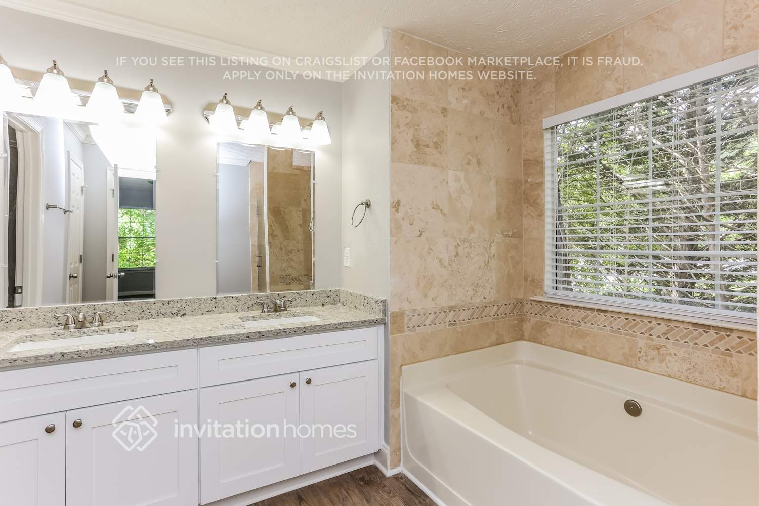 Building Photo - 3755 Oak Park Dr