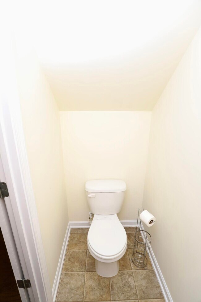 Building Photo - 1761 Nicholas Dr