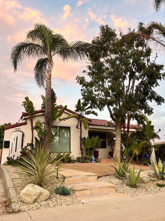 Outside of house - 1644 Wellesley Ave