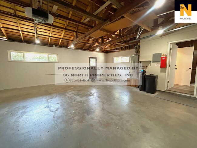 Building Photo - 11740 Tam O'Shanter Dr