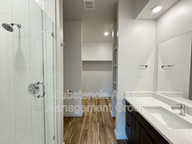 Building Photo - 1665 Midtown Pl