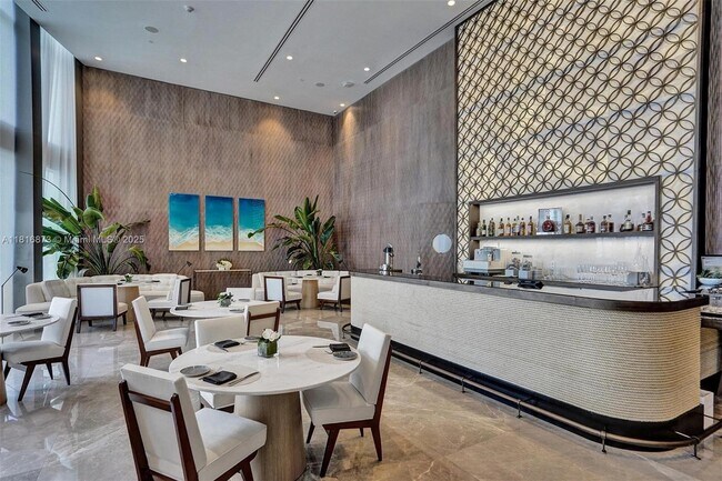 Building Photo - 15701 Collins Ave