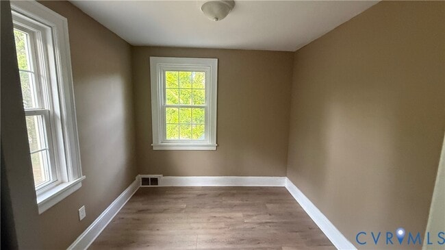 Building Photo - 335 Claremont St