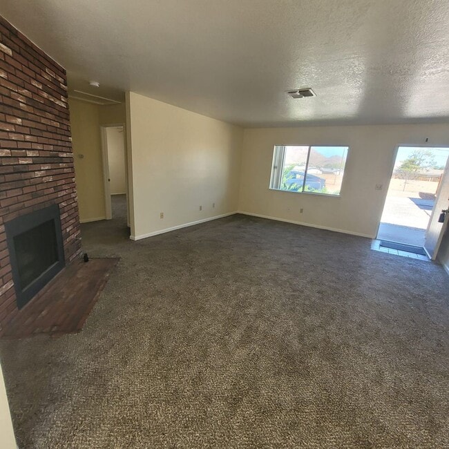 Building Photo - Nice and Cozy apartment in Apple Valley wi...