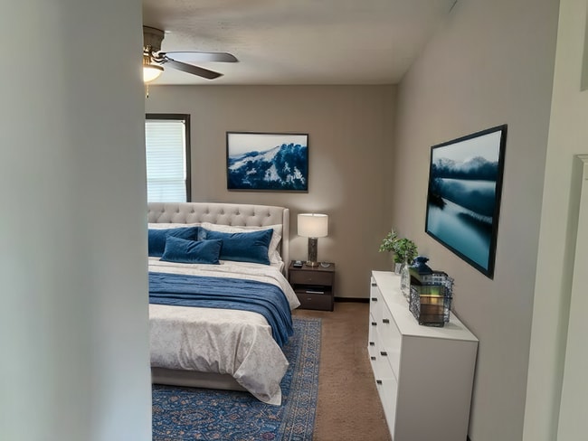 Building Photo - 247 7th St