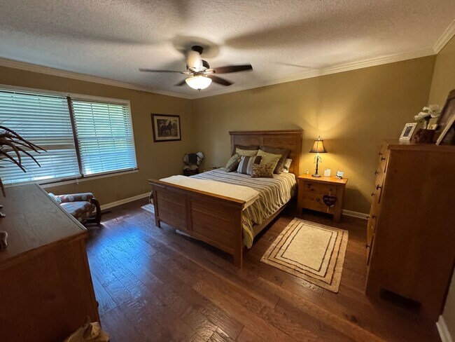 Building Photo - Furnished 3-Bedroom, 2-Bath Home in Peacef...