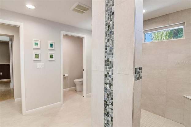 Building Photo - 2412 Clematis St