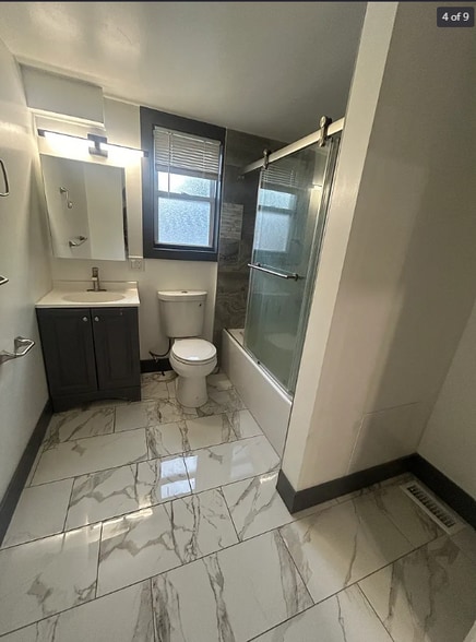 Building Photo - 5 Charlotte St