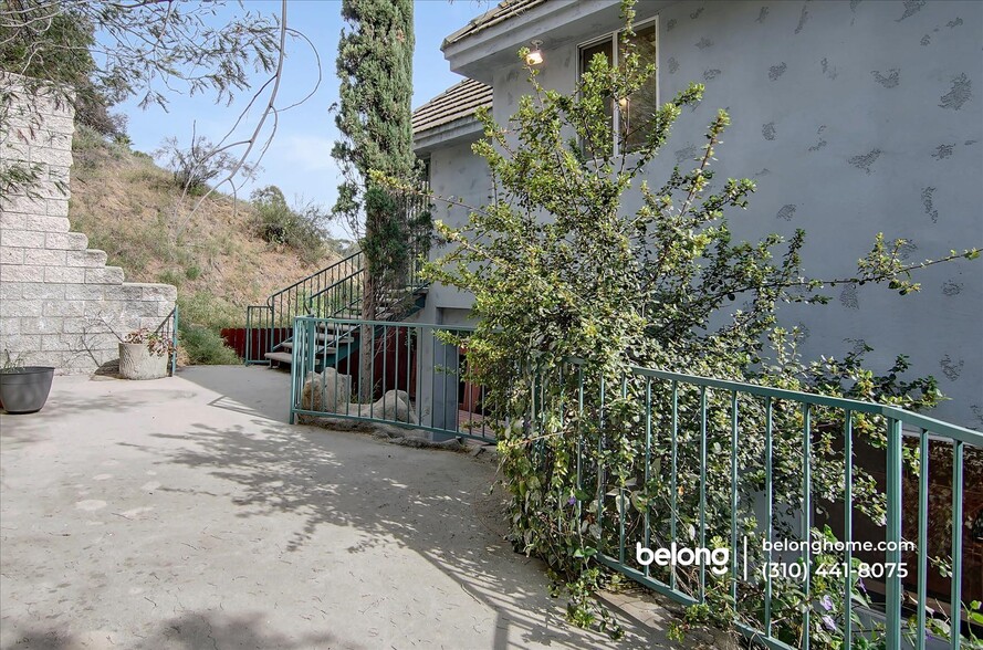 Building Photo - 8527 Wonderland Ave