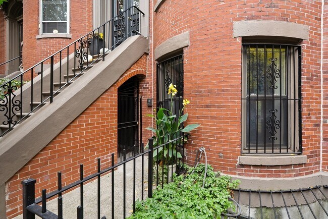 Building Photo - 236 W Canton St