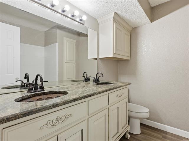 Building Photo - 417 Saddle Rd