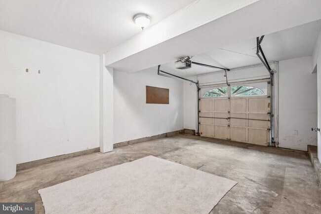 Building Photo - 15831 Glacier Ct
