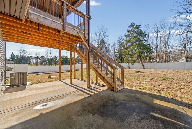 Building Photo - Spacious 4 bedroom 3 full bath home for rent!