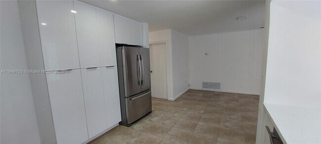 Building Photo - 2190 NW 87th Ln