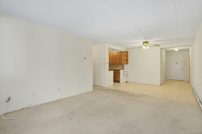Building Photo - 560 Halstead Ave