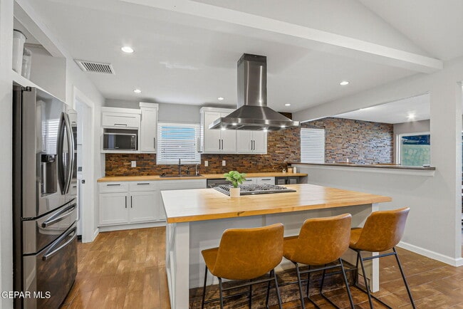 Building Photo - 1732 Russ Randall St