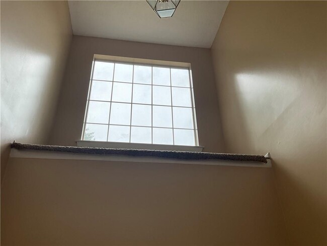Building Photo - 2570 Treasure Ct