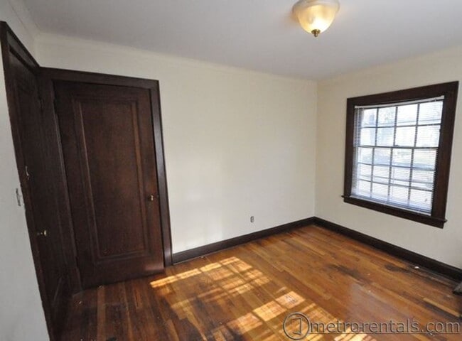 Building Photo - 3201 Indianola Ave
