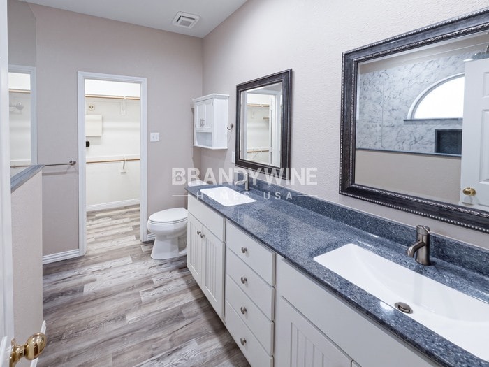 Building Photo - 1116 Roundhouse Dr