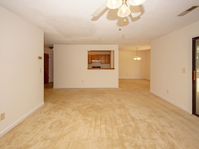 Building Photo - 2311 Treescape Drive Apt 2