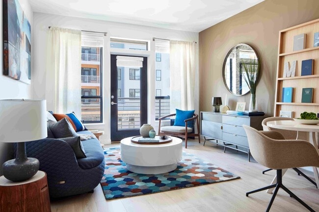 Interior Photo - Windsor Marina Bay