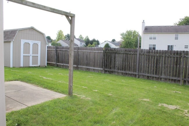 Building Photo - Immaculate 3 Bedroom Ranch in Avon!