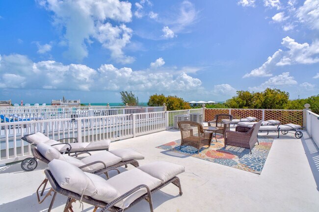 Building Photo - 12400 Overseas Hwy