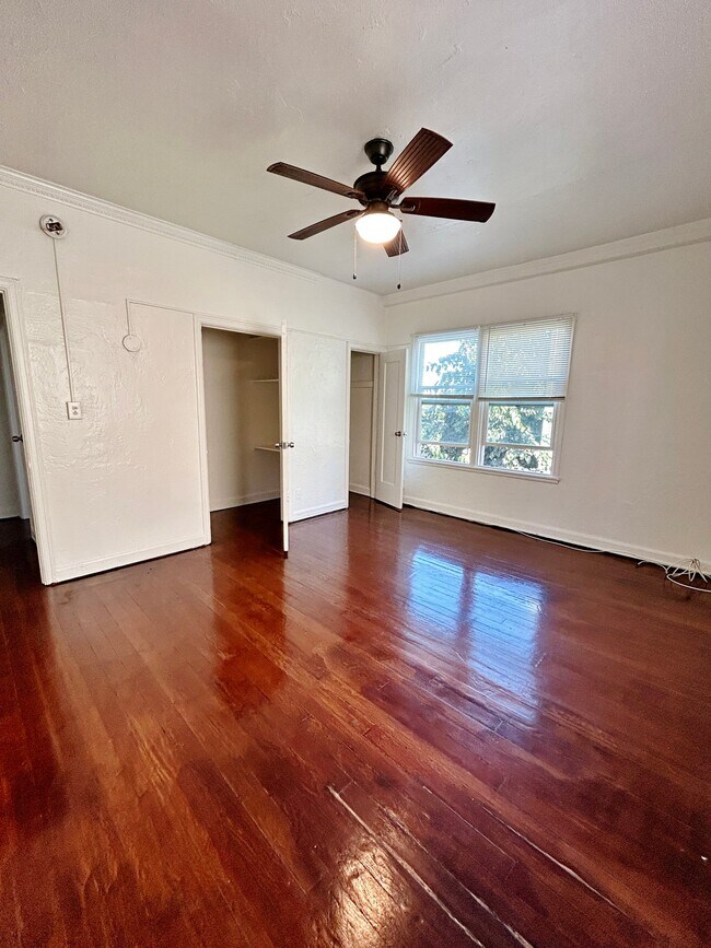 Building Photo - 1523 N McCadden Pl
