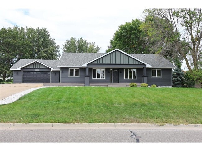 Primary Photo - 3305 200th St W