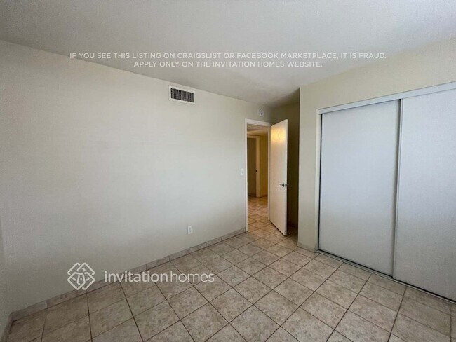 Building Photo - 7517 W Mercer Ln