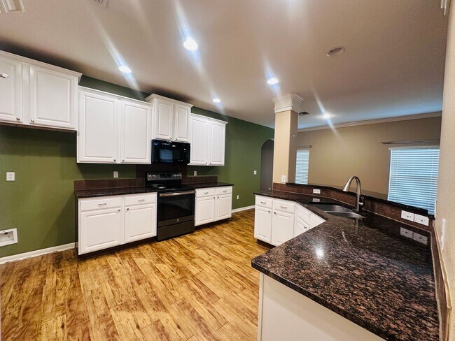 Building Photo - 6017 Tapestry Dr