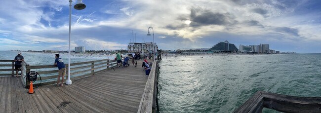 Building Photo - 158 Highland Ave