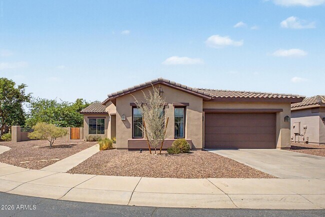 Building Photo - 1902 E Desert Ln