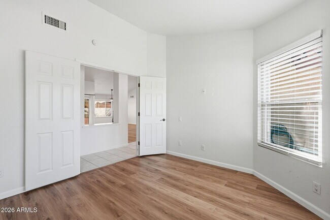 Building Photo - 1365 N Diane Cir