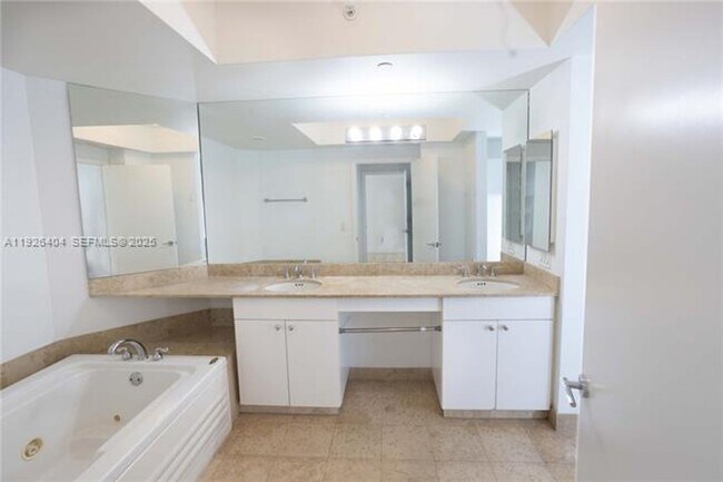 Building Photo - 4779 Collins Ave