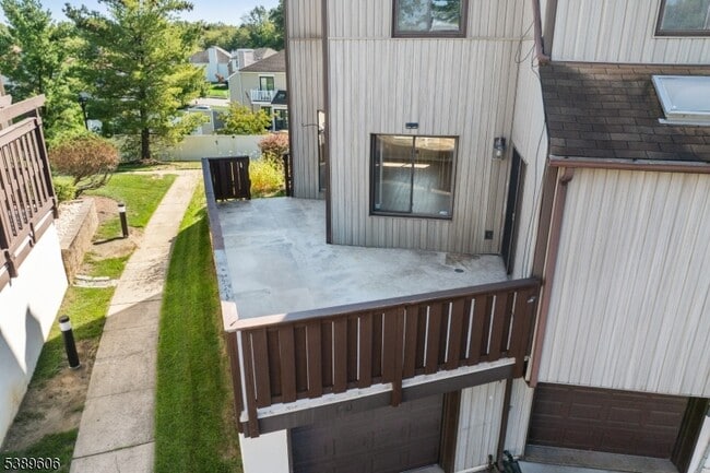 Building Photo - 160 Goldmine Ln