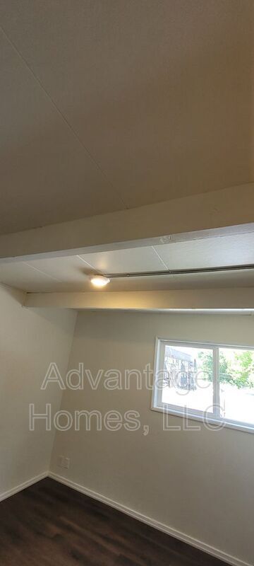 Building Photo - 938 N 71 St
