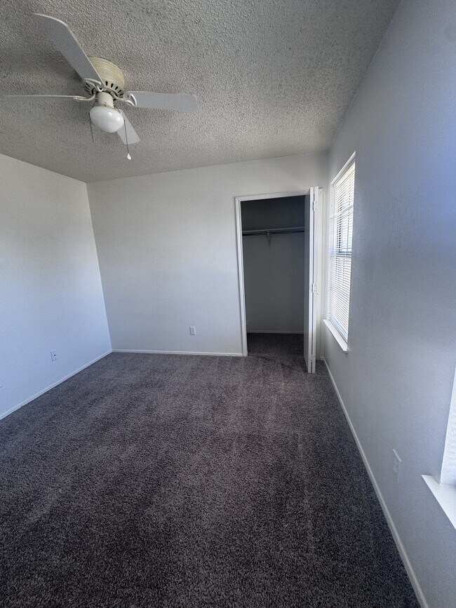 Building Photo - 1613 Bobby Lee Dr