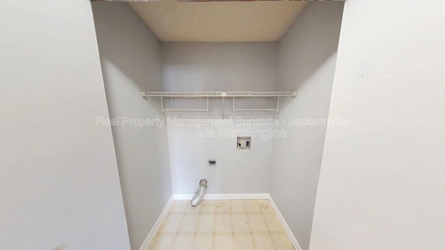 Building Photo - 11256 Windtree Dr E